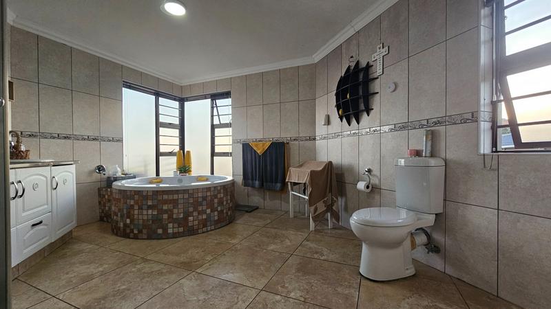 5 Bedroom Property for Sale in Dana Bay Western Cape